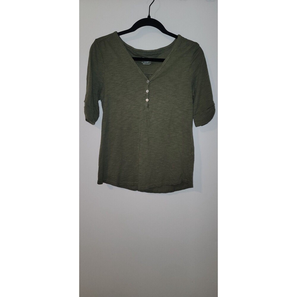 Chicos Size 0 Small Olive Green Ultimate Tee Button Front Roll Tab Sleeve Henley